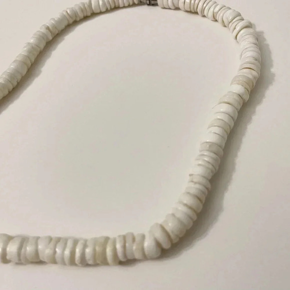 Vintage  90s Lot of 2 Necklaces Puka Shell - Picture 6 of 15